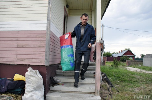 «Сам виноват, все испортил». Переселенца из Донецкой области, который жил неподалеку от Гомеля, депортируют из Беларуси за нарушение ПДД