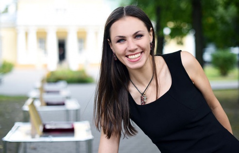 Приложили руку. Известные гомельчане оставляют отпечатки ладоней для Музея истории Гомеля