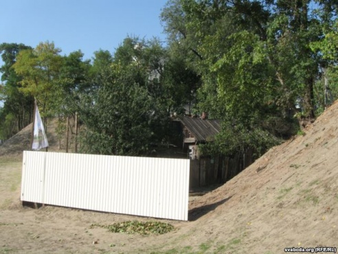 В Гомеле перекопали недавно реконструированную набережную (фото)