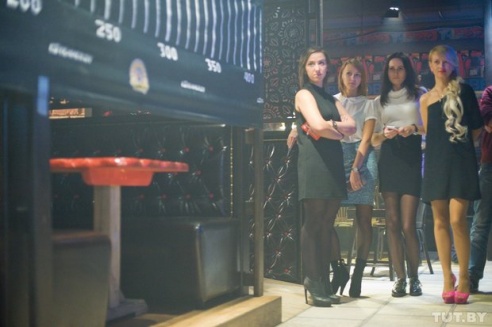 Вдыхать глубже, выдувать дальше: в Гомеле впервые прошли соревнования по выдуванию пара