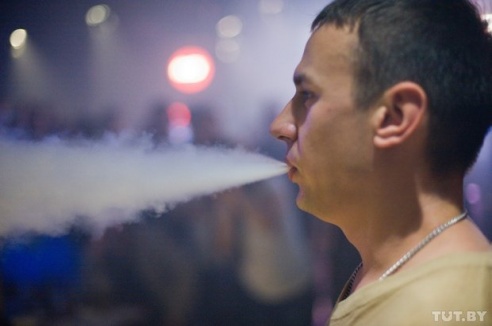 Вдыхать глубже, выдувать дальше: в Гомеле впервые прошли соревнования по выдуванию пара