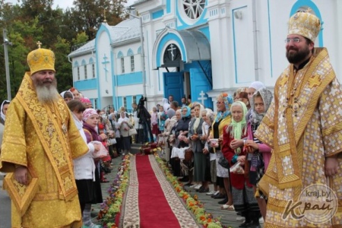 ФОТОРЕПОРТАЖ: Сотни верующих пришли на празднование 150-летия храма Преподобной Марии Египетской в Вилейке