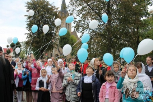 ФОТОРЕПОРТАЖ: Сотни верующих пришли на празднование 150-летия храма Преподобной Марии Египетской в Вилейке
