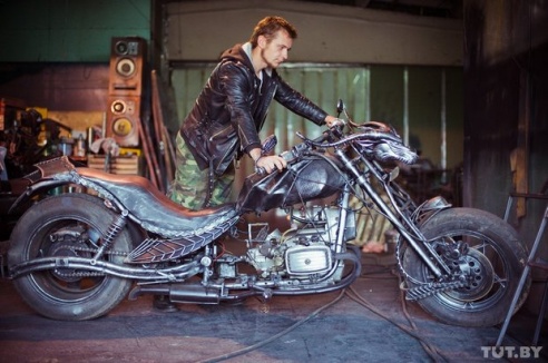 «В наших машинах есть душа». Гомельские кастомайзеры делают удивительные вещи из железа