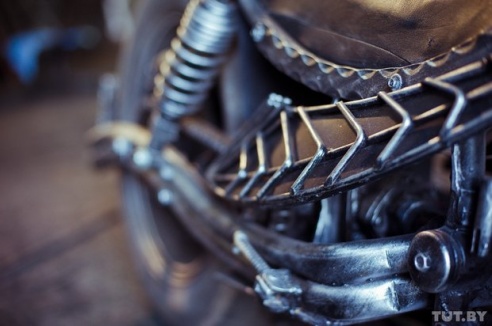 «В наших машинах есть душа». Гомельские кастомайзеры делают удивительные вещи из железа