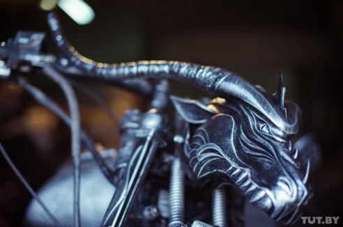 «В наших машинах есть душа». Гомельские кастомайзеры делают удивительные вещи из железа