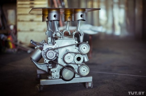 «В наших машинах есть душа». Гомельские кастомайзеры делают удивительные вещи из железа