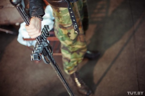 «В наших машинах есть душа». Гомельские кастомайзеры делают удивительные вещи из железа