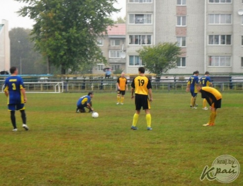Молодечненская ДЮСШ-4 в чемпионате Минской области по футболу всю игру купалась в червенском дожде – ничья 1:1 (ФОТО)