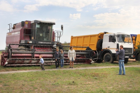 Районный праздник тружеников села состоялось в субботу в агрогородке Новые Самотевичи Костюковичского района (+ фото)