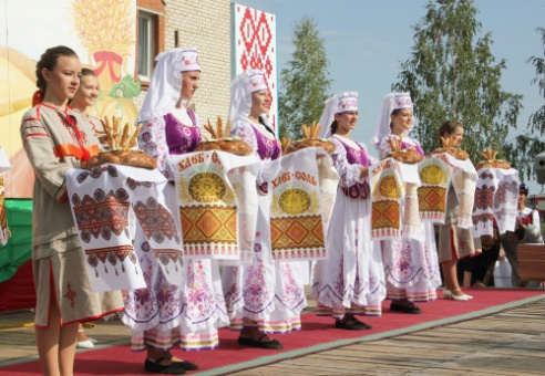 Районный праздник тружеников села состоялось в субботу в агрогородке Новые Самотевичи Костюковичского района (+ фото)