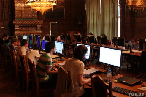 «Уже легенда». Bloomberg о том, как программирует Гена Короткевич