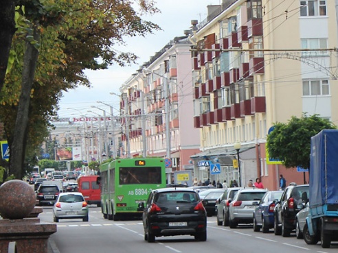 На проспекте Победы образовался транспортный коллапс (фото)