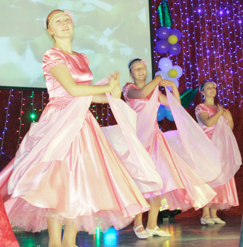 В Костюковичском районном Центре культуры состоялся праздничный концерт «Твоей улыбки свет», посвященный Дню матери (+ фото) В Костюковичском районном Центре культуры состоялся праздничный концерт «Твоей улыбки свет», посвященный Дню матери (+ фото)