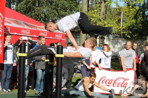 Капитан команды воркаутеров из Вилейки Виталий Зубати установил рекорд по количеству подтягиваний на перекладине (ФОТО)