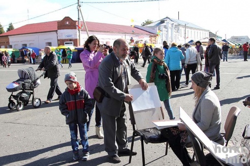 Финберг, танцы и сувениры на память – 60 фотографий о том, как Мстиславлю исполнилось 880 лет