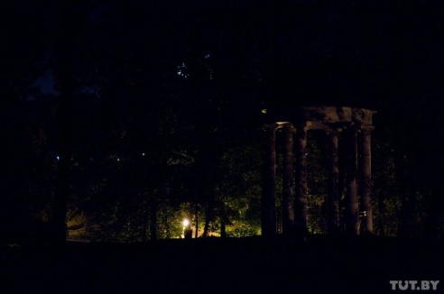 Как выглядит центральный гомельский парк вечером