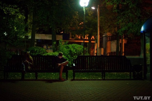 Как выглядит центральный гомельский парк вечером