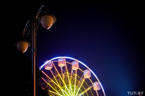 Как выглядит центральный гомельский парк вечером