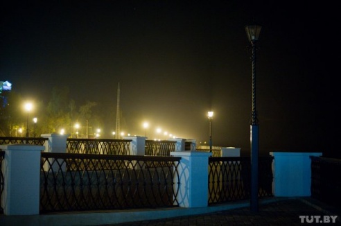 Как выглядит центральный гомельский парк вечером