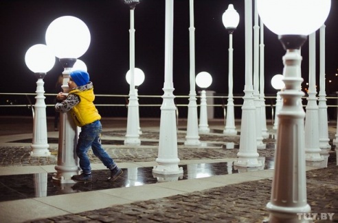 Как выглядит центральный гомельский парк вечером