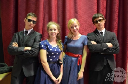 На празднике в вилейском колледже гостей угощали шоколадным фондю (ФОТО)