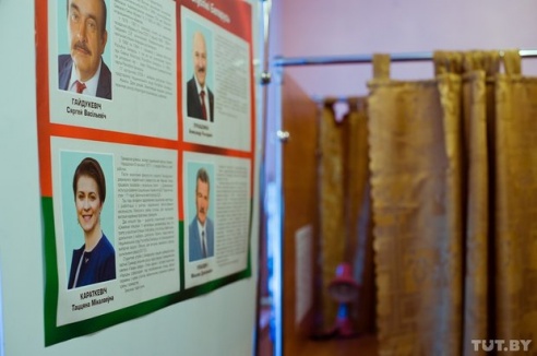 «Наш президент — универсальный, он для всех»: репортаж TUT.BY о досрочном голосовании в Гомеле