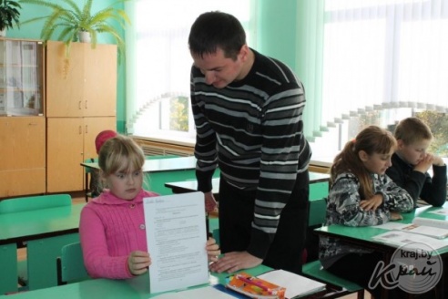 Молодой учитель в деревенской школе на Вилейщине: Почему-то дети не любят историю (ФОТО)