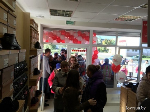 Сувениры, акции, развлекательная программа. В Светлогорске открылся первый магазин сети "Мегатоп"