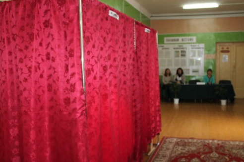 Около 90 % избирателей пришли на участок для голосования № 4 в Костюковичах (+ фото)