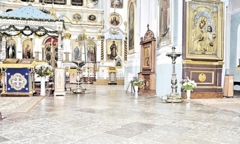 Ракавіны марскіх жывёл, якія жылі мільёны гадоў таму, знайшлі на мармуровых плітах храма ў Глыбокім (ФОТА)