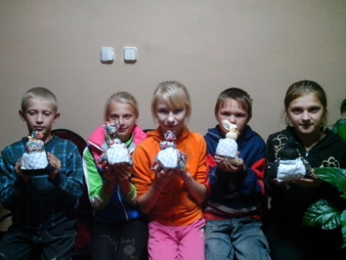 На базе ГУО “Белынковичский УПК” от ГУДО «Костюковичский районный центр детского творчества» работает детское творческое объединение «Юные этнографы» (+ фото)