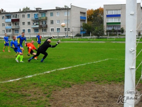 Футбол. Вилейка дома сыграла с червенским «Колосом» вничью – 2:2. Червень спасал игру, проигрывая 0:2 (ФОТО)