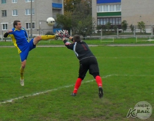 Футбол. Вилейка дома сыграла с червенским «Колосом» вничью – 2:2. Червень спасал игру, проигрывая 0:2 (ФОТО)