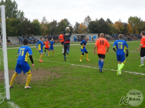 Футбол. Вилейка дома сыграла с червенским «Колосом» вничью – 2:2. Червень спасал игру, проигрывая 0:2 (ФОТО)