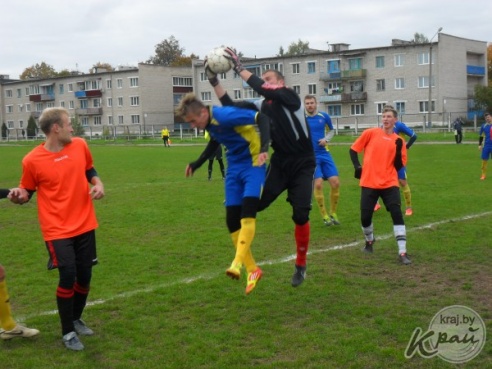 Футбол. Вилейка дома сыграла с червенским «Колосом» вничью – 2:2. Червень спасал игру, проигрывая 0:2 (ФОТО)