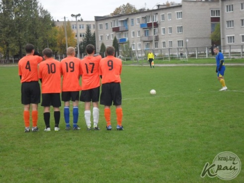 Футбол. Вилейка дома сыграла с червенским «Колосом» вничью – 2:2. Червень спасал игру, проигрывая 0:2 (ФОТО)