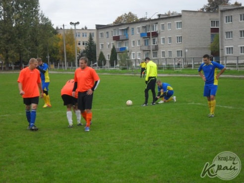 Футбол. Вилейка дома сыграла с червенским «Колосом» вничью – 2:2. Червень спасал игру, проигрывая 0:2 (ФОТО)