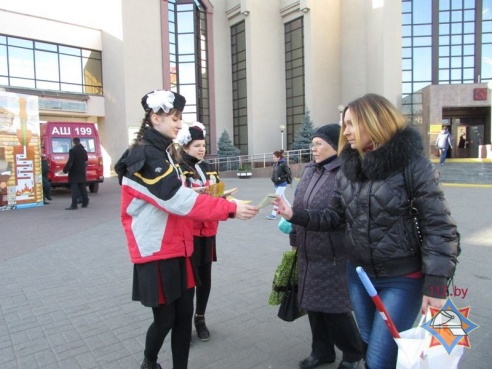 В Гомеле на Привокзальной площади возвели макет печи