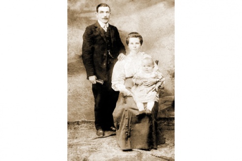 Прабабулін пярсцёнак дапамагае захоўваць гісторыю свайго роду магіляўчанцы Эле Чарновай