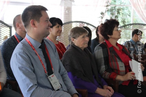 В Гомеле открыли бесплатные курсы для пенсионеров «Планшет с нуля»