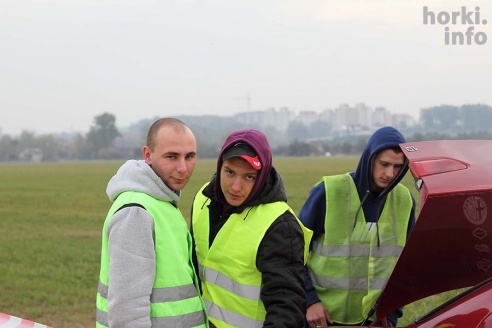 Маневрирования автомобилистов в Горках. 90 фото!