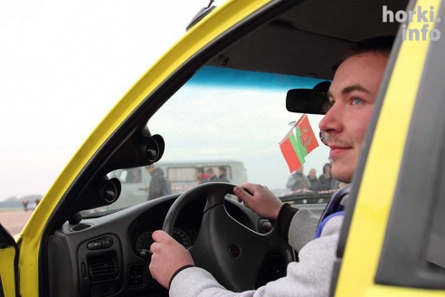 Маневрирования автомобилистов в Горках. 90 фото!