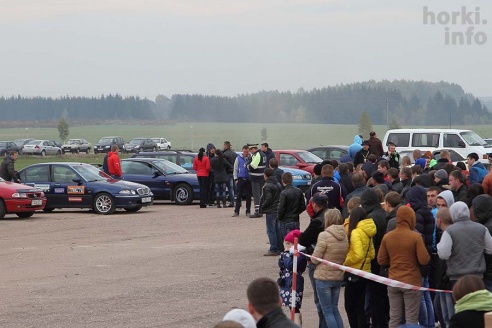 Маневрирования автомобилистов в Горках. 90 фото!