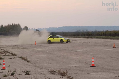 Маневрирования автомобилистов в Горках. 90 фото!