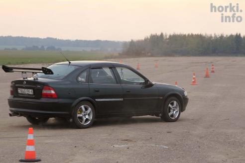 Маневрирования автомобилистов в Горках. 90 фото!