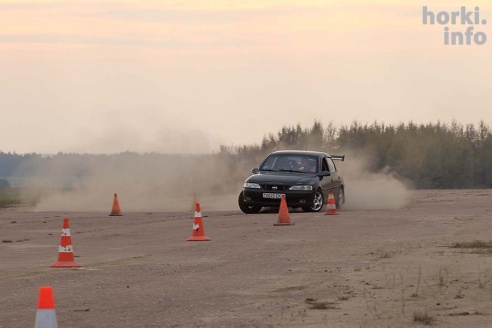 Маневрирования автомобилистов в Горках. 90 фото!