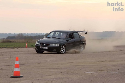 Маневрирования автомобилистов в Горках. 90 фото!