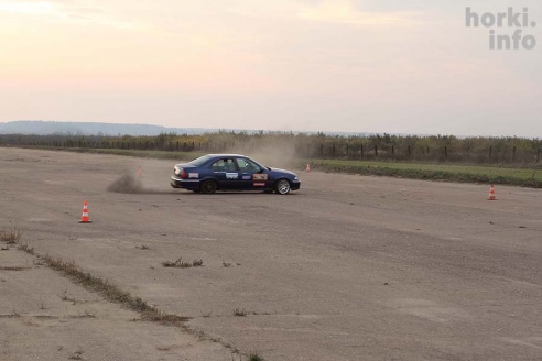 Маневрирования автомобилистов в Горках. 90 фото!