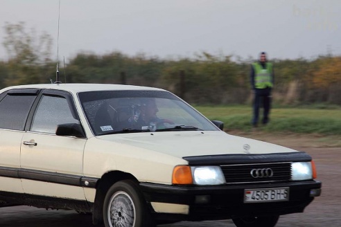 Маневрирования автомобилистов в Горках. 90 фото!